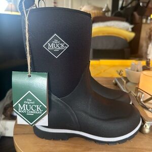 Muck Boot Company Black Kid's Boots new with tags